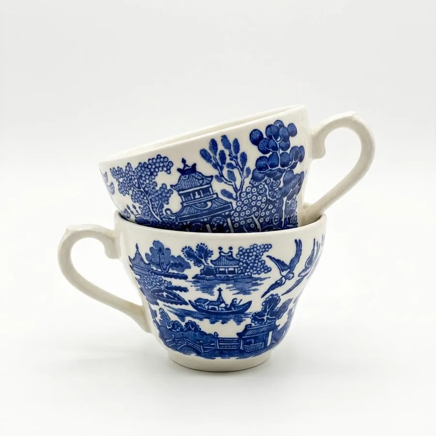 ספל חרס אנגלי בגוונים כחול לבן