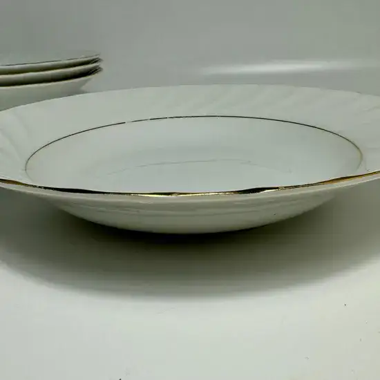 צלחת עמוקה גדולה מפורצלן