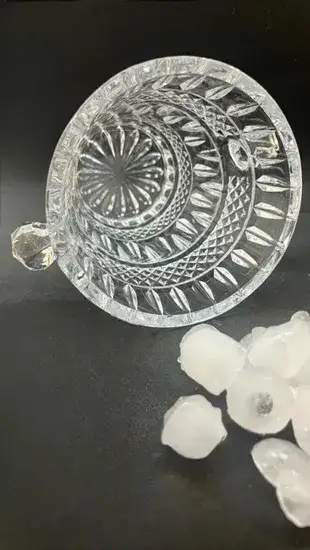 כלי לקרח מקריסטל