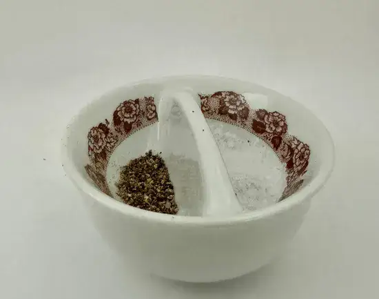 כלי מלח פלפל קטן מפורצלן