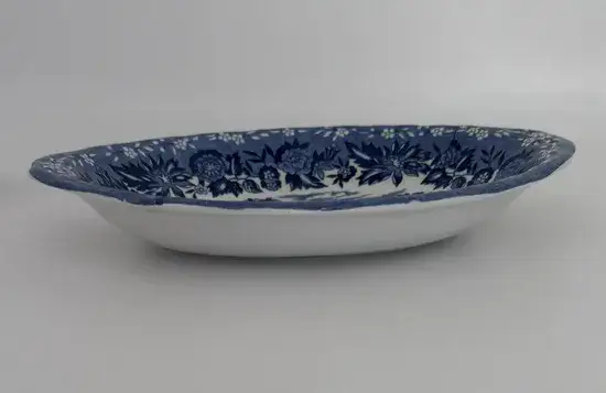 צלוחית אובלית קטנה להגשה חרס אנגלי בגוונים כחולים