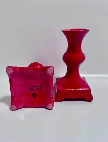 זוג פמוטים מקרמיקה - בצבע אדום