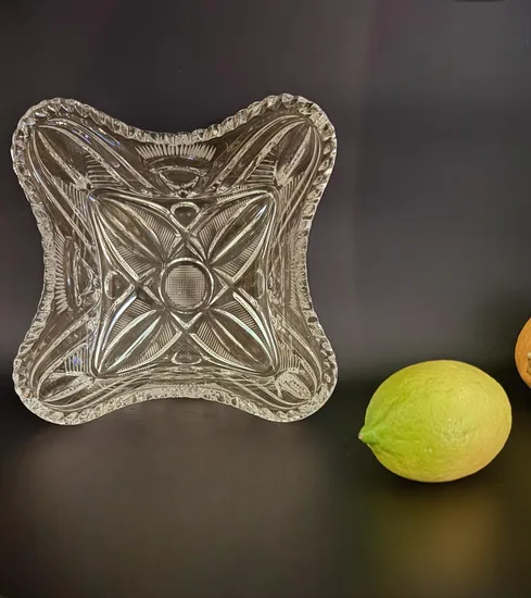 קערה מרובעת מקריסטל / זכוכית