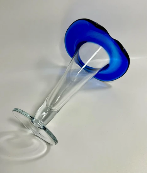 ואזה קריסטל גובה ספה כחולה
