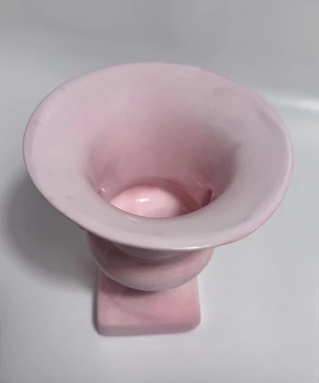 ואזה קטנה מקרמיקה - עבודת יד בצבע ורוד ביבי