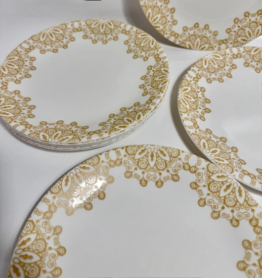 צלחת מנה ראשונה מזכוכית ״CORELLE״