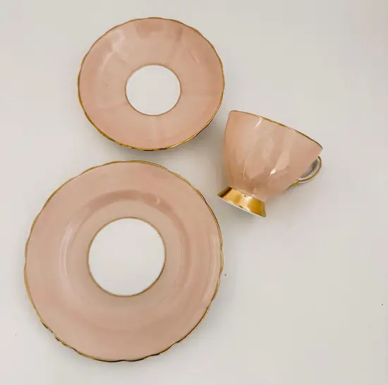 סט טריו מפורצלן בצבע ורוד עתיק וזהב