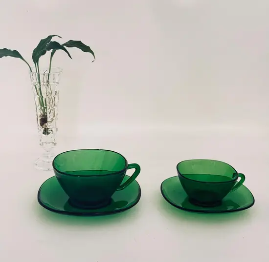 ספל וצלחת 250 מ"ל זכוכית בצבע ירוק