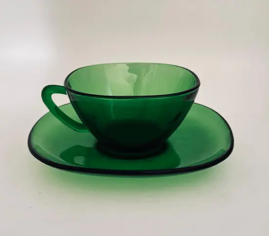 ספל וצלחת 250 מ"ל זכוכית בצבע ירוק