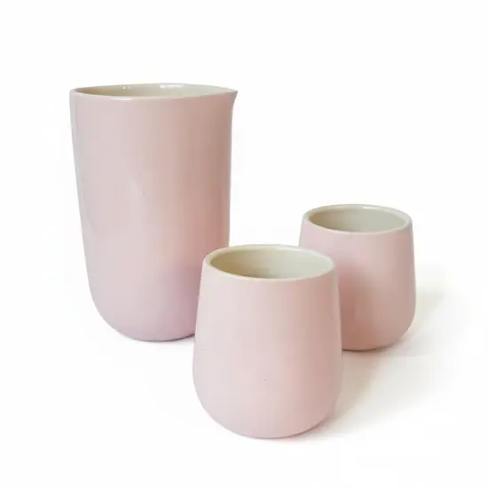 קנקן + 2 כוסות מקרמיקה עבודת יד בצבע ורוד בייבי