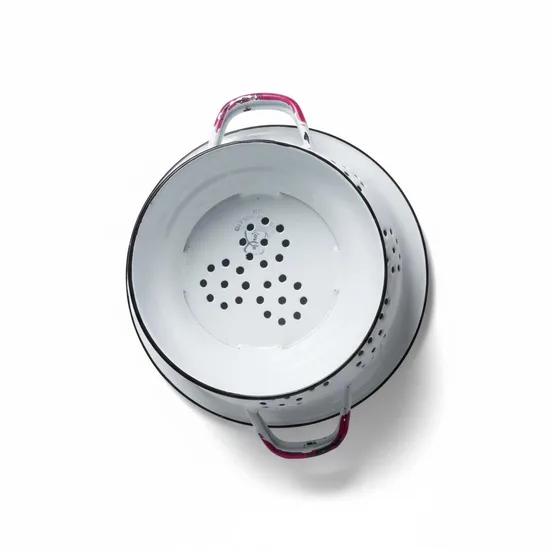 מסננת אמייל בצבע לבן ופס אדום