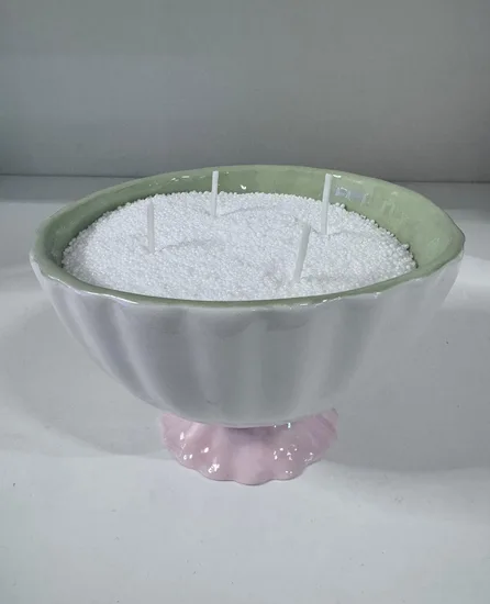 קערית על רגל מעוצבת רגל בצבע ורוד ביבי