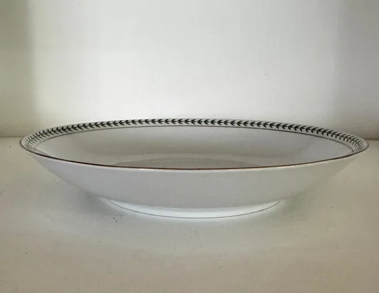 צלחת מרק עלים ירוקים ופס זהב מפורצלן