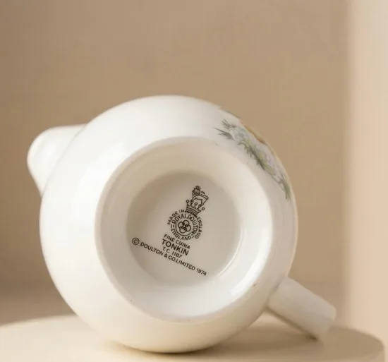 קנקן קטן מפורצלן