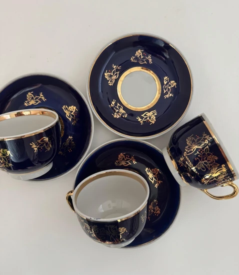 ספל וצלחת בודד מפורצלן