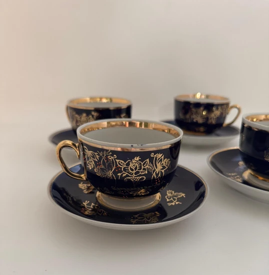 ספל וצלחת בודד מפורצלן