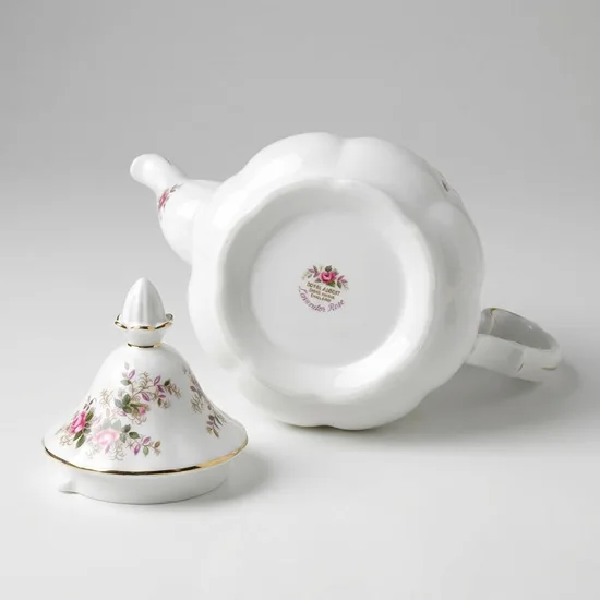 קומקום מפורצלן ROYAL ALBERT