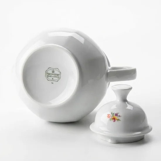 קומקום מפורצלן