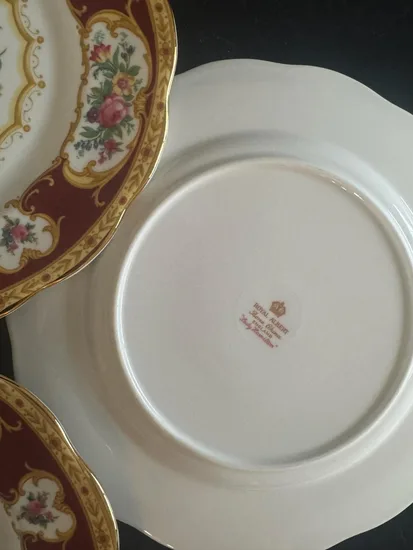 צלחת מנה ראשונה ROYAL ALBERT מפורצלן