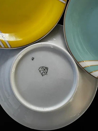 5 צלחות צבעוניות לעוגה מפורצלן