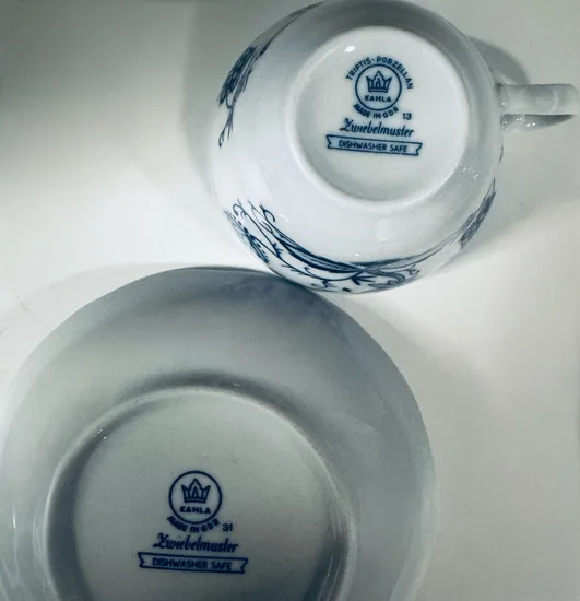 ספל וצלחת - "הבצל הכחול" מפורצלן יצרן KAHLA