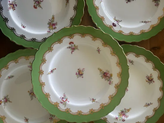 צלחת מפורצלן קוטר 22.5 ס"מ