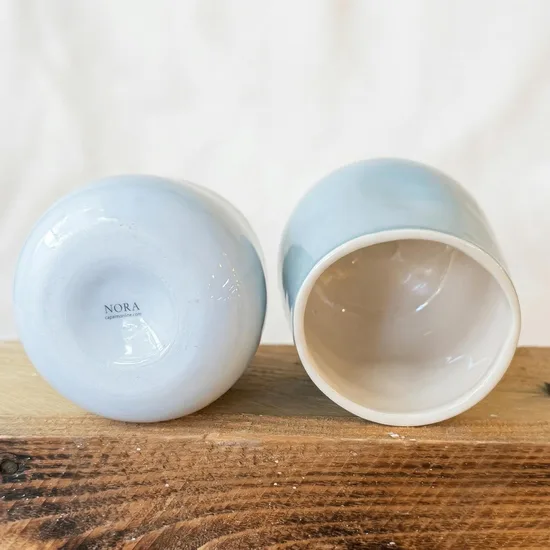 ספל מקרמיקה עבודת יד בצבע תכלת בייבי