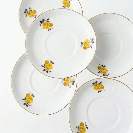 ספל וצלחת מפורצלן חלק מסרוויס שושנה צהובה