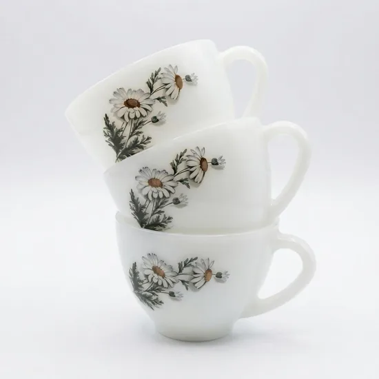 ספל ציור פרח המרגנית , מזכוכית "ארקופל "