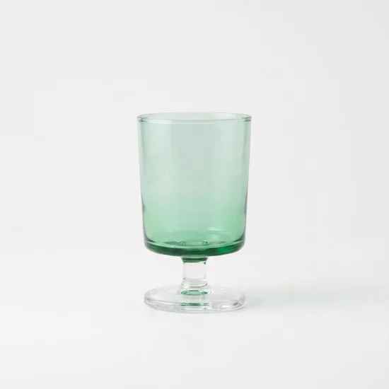 גביע על רגל נמוך מזכוכית ירוקה . נפח 100 מ"ל