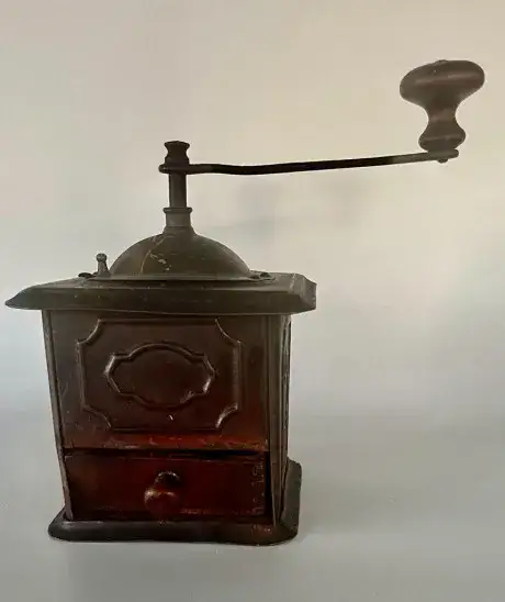 ​​מטחנת קפה וינטג' .