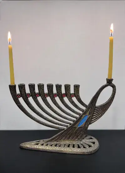 חנוכיה מפליז - מיתרים , וינטג