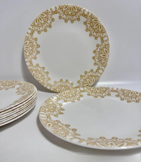 צלחת מנה ראשונה מזכוכית ״CORELLE״