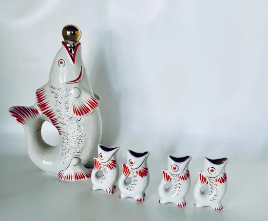 סט בקבוק ושוטים הידוע בשם - " סט וודקה דגי מזל"