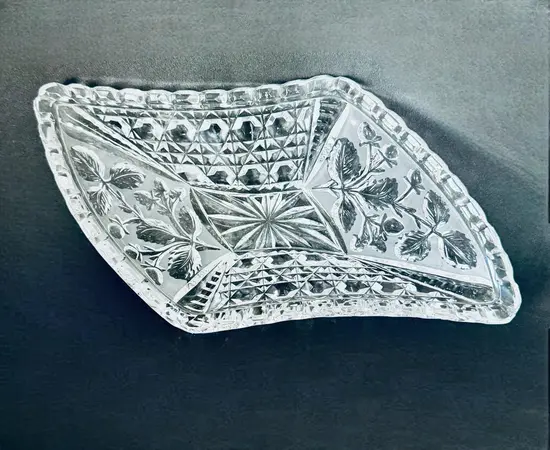 קערה אובלית מקריסטל / זכוכית