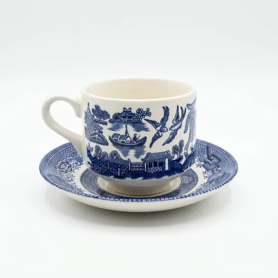 ספל וצלחת חרס אנגלי בגוונים כחול לבן