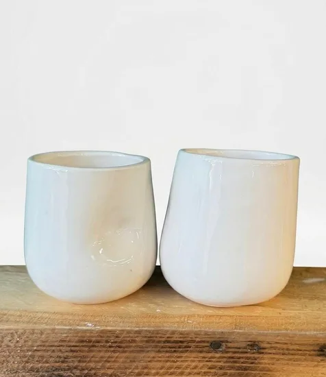 ספל מקרמיקה עבודת יד בצבע לבן